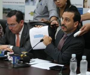 El ahorro se traduce en una reducción del déficit fiscal hasta aproximadamente el 5% del producto interno bruto (PIB). (Foto: laprensa.hn).