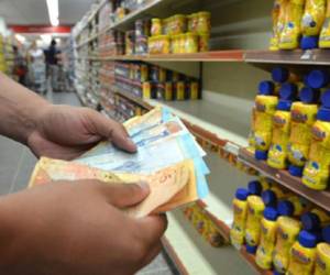 El último informe oficial sobre el índice de precios en Venezuela data del año pasado, cuando la inflación fue de 68,5%, tras un incremento del índice de 56,2% en 2013. (Foto: Archivo).