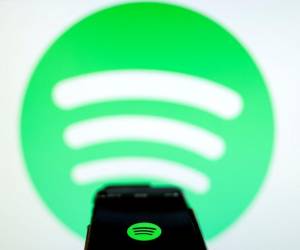 <i>Spotify no ha dejado de invertir desde su lanzamiento en 2006 para impulsar su crecimiento expandiéndose a nuevos mercados y luego ofreciendo contenido exclusivo, como podcasts, en los que ha invertido más de mil millones de dólares. FOTO AFP</i>