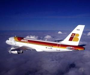 IAG nació en 2010 de un acuerdo entre la compañía nacional británica y la española. En los últimos años, realizó varias adquisiciones, como la de la aerolínea española de bajo coste Vueling y la británica Bmi. (Foto: Archivo).