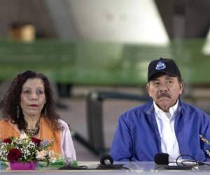 Rosario Murillo, vicepresidenta de Nicaragua, junto a su esposo Daniel Ortega, dirigen el país pese al descontento que estaló en abril del año pasado.