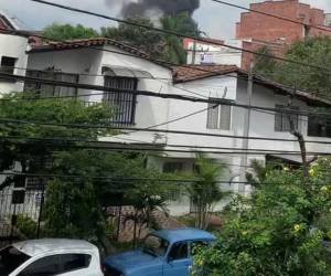 Accidente aéreo: Cae avioneta en zona residencial de Colombia y se reportan fallecidos