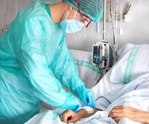 Estudio: Solo uno de cada cuatro pacientes por covid se recupera totalmente tras un año