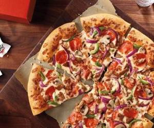 Fundada en 1958 y adquirida por PepsiCo en 1977, Pizza Hut fue durante décadas el referente mundial del negocio de las pizzas. (Foto: Archivo)