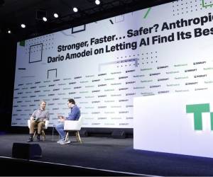 <i>(De izquierda a derecha) el escritor senior de TechCrunch Devin Coldewey y el cofundador y director ejecutivo de Anthropic, Dario Amodei, hablan en el escenario durante TechCrunch Disrupt 2023 en Moscone Center el 20 de septiembre de 2023 en San Francisco, California. Kimberly White/Getty Images para TechCrunch/AFPKimberly White / GETTY IMAGES NORTEAMÉRICA / Getty Images vía AFP</i>