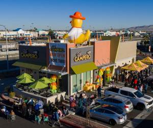 <i>Campero alcanzó la marca de los 100 restaurantes en Estados Unidos en septiembre de 2024 y suma 50 nuevos establecimientos 15 meses después, a un ritmo promedio de tres restaurantes por mes. FOTO CMI / REDES SOCIALES / E&amp;N</i>