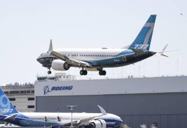 <i>(ARCHIVOS) En esta foto de archivo tomada el 29 de junio de 2020, un avión Boeing 737 MAX aterriza después de un vuelo de prueba de la Administración Federal de Aviación (FAA) en Boeing Field en Seattle, Washington, el 29 de junio de 2020. (Foto de Jason Redmond / AFP)</i>