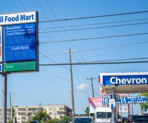 <i>Chevron pretende aumentar sus recompras de acciones en 2.500 millones de dólares, hasta alcanzar los 20.000 millones de dólares al año. FOTO AFP</i>