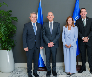 <i>En el marco de las reuniones, las autoridades revisaron el avance de la cartera de infraestructura que el BCIE impulsa en Honduras, superior a US$1,400 millones. Foto de cortesía</i>