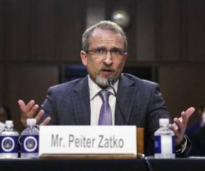 WASHINGTON, DC - 13 DE SEPTIEMBRE: Peiter “Mudge” Zatko, exjefe de seguridad de Twitter, testifica ante el Comité Judicial del Senado sobre seguridad de datos en Twitter, en Capitol Hill, el 13 de septiembre de 2022 en Washington, DC. Zatko afirma que las fallas de seguridad generalizadas de Twitter representan un riesgo de seguridad para la privacidad y la información del usuario y podrían poner en peligro la seguridad nacional. Kevin Dietsch/Getty Images/AFP (Foto de Kevin Dietsch/GETTY IMAGES NORTH AMERICA/Getty Images vía AFP)