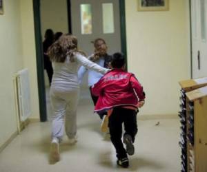 Este aumento se explica por un 'deterioro constante de la situación de las familias, sobre todo por la pérdida del empleo' o de los recortes realizados en los servicios públicos. (Foto: AFP).