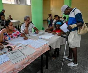 Las votaciones e comenzaron a desarrollar desde tempranas horas del domingo.