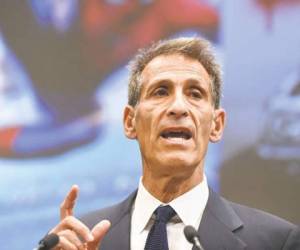 Michael Lynton, presidente ejecutivo de Sony Entertainment, se vio obligado a asumir un papel más activo para responder al ataque a su sistema informático. (Foto: laprensa.hn).