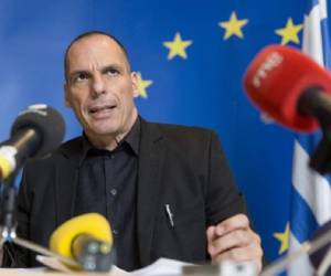 El ministro de Finanzas griego, Yanis Varoufakis, advirtió que 'un accidente' en la reñida negociación entre Grecia y sus socios y acreedores para desbloquear una nueva ayuda vital para Atenas estaba 'peligrosamente cerca'. (Foto: AFP).