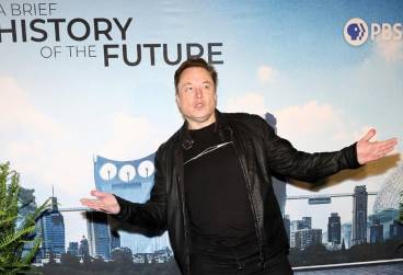 <i>Elon Musk asiste a la proyección de Una breve historia del futuro en Nueva York en el Teatro Celeste Bartos del Museo de Arte Moderno el 2 de abril de 2024 en la ciudad de Nueva York. FOTO Arturo Holmes/Getty Images/AFPArturo Holmes / GETTY IMAGES NORTEAMÉRICA / Getty Images vía AFP</i>