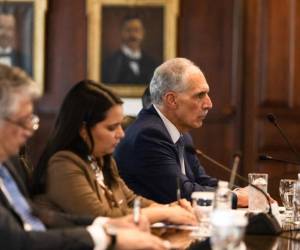 Presidente de Honduras impulsa alianza para atraer inversión y crear 100.000 empleos