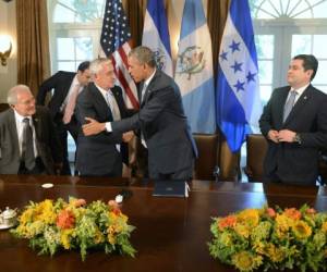 Presidentes Sánchez Cerén, Pérez Molina y Hernández, junto a Obama en la Casa Blanca. (Foto:radioemisorasunidas.com)