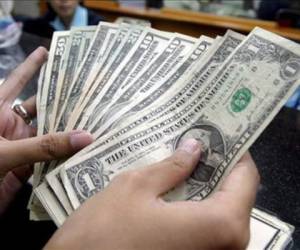 El nuevo salario mínimo debe cubrir el costo de la canasta básica de alimentación y los servicios de salud, educación, vivienda y transporte; lo que supera los US$1.000, a juicio de los representantes de los trabajadores.
