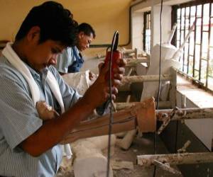 En el Hospital de Rehabilitación 'Aldo Chavarria' funciona un Taller de elaboración y de reparación de prótesis y de órtesis. (Foto: Archivo).