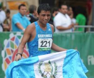 El marchista guatemalteco Erick Barrondo se colgó la medalla de plata de los 20 km marcha en Londres 2012, la primera para Guatemala en toda su historia. (Foto: AFP).