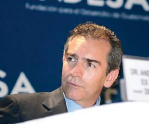 Bosch asegura que los grandes empresarios están contentos con el movimiento ciudadano que llevó a la renuncia de exfuncionarios cuestionados porque “no todos los empresarios son corruptos, hay buenas y malas empresas”. (Foto: leadmagazine.com).