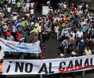 Los pobladores de la zonase rehúsan a abandonar sus tierras y han expresado su rechazo al proyecto de canal con decenas de manifestaciones en los últimos cinco meses en diferentes localidades del sur del país. (Foto: AFP).