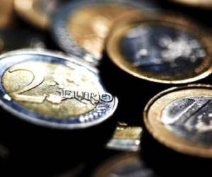 El euro sufría un descenso generalizado, al tocar un mínimo de siete años contra la libra esterlina de 70,145 peniques y su peor nivel en 18 meses contra el yen, a 128,360 unidades. (Foto: Archivo).