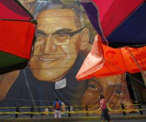 La figura de Romero, según el cardenal panameño José Luis Lacunza, 'es un preciado tesoro de la iglesia' que los obispos salvadoreños tienen el deber de 'custodiar' y de 'dar a conocer'. (Foto: AFP).