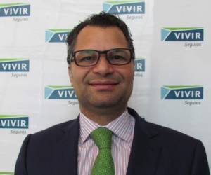 Alberto Y. Cruz, presidente de Seguros Vivir.