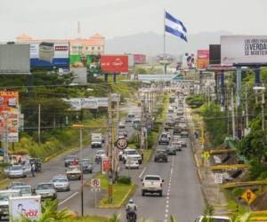 Sin embargo, la venta de autos sigue en descenso: 8.586 se vendieron en 2012; 7.353, en 2014; y para 2015 Andiva proyecta una colocación de 6.438. (Foto: confidencial.com.ni).