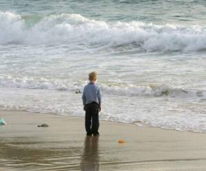 La necesidad de un sistema de alerta temprana ante tsunamis se debe a que el 85 % de los sismos en Centroamérica se originan frente a su litoral Pacífico, lo cual puede provocar tsunamis destructivos, según autoridades de la región. (Foto: laprensa.hn).