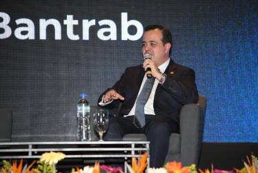 José Antonio Roca, gerente general de Bantrab, durante una entrevista exclusiva con E&amp;N, en la Cumbre Regional Confianza.