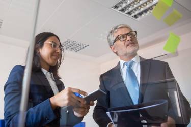 ¿Cómo preparar una empresa familiar para el cambio de generación?