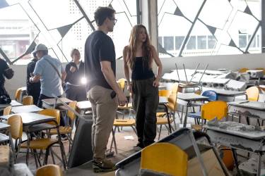 <i>La cantante colombiana Shakira visit la Institución educativa Carrasquilla Industrial, luego del terremoto de magnitud 7,4 en Quibdó (Colombia). EFE/ STR</i>
