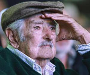 <i>Fotografía de archivo del expresidente uruguayo José 'Pepe' Mujica durante un homenaje, en Montevideo (Uruguay). EFE/ Gastón Britos</i>