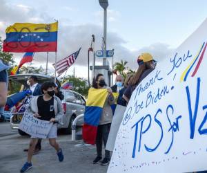 Fotografía de archivo de latinos en Miami celebran el Estatus de Protección Temporal (TPS) otorgado por el Gobierno de Estados Unidos a los venezolanos. EFE/CRISTOBAL HERRERA-ULASHKEVICH