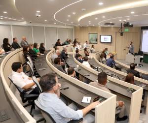La iniciativa está dirigida a jóvenes profesionales en etapa temprana de su carrera, con alto potencial de liderazgo. Foto de cortesía