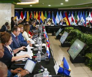 <i>Fotografía de archivo de cancilleres durante la cumbre de la Comunidad de Estados Latinoamericanos y Caribeños (Celac), en Tegucigalpa (Honduras). EFE/ STR</i>