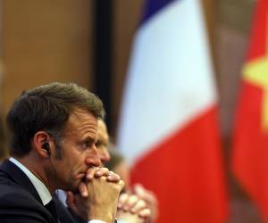 <i>La diferencia de edad entre Macron y su esposa es de 24 años, misma que existe entre Donald Trump y Melania. FOTO EFE</i>