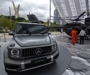 <i>Fotografía que muestra el nuevo helicóptero corporativo de lujo ACH145 con un diseño desarrollado en colaboración con Mercedes-Benz, este jueves, en Sao Paulo (Brasil). EFE/ Isaac Fontana</i>