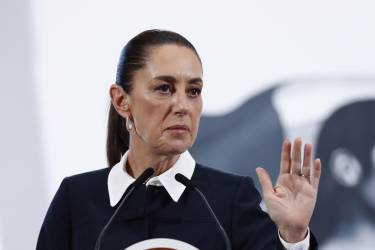 <i>La presidenta de México, Claudia Sheinbaum, participa este miércoles durante una rueda de prensa en Palacio Nacional de la Ciudad de México (México). Sheinbaum consideró que el aumento del 25 % al 50 % de aranceles al acero y aluminio por parte de Estados Unidos, que entró en vigor este miércoles, es una medida que no tiene sustento legal, además de reiterar que es “injusta”, por lo que buscará llegar a un acuerdo con Washington. EFE/ Mario Guzmán</i>