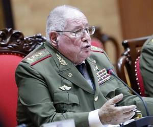 <i>El ministro de las Fuerzas Armadas Revolucionarias de Cuba, Álvaro López Miera, en una fotografía de archivo. EFE/EPA/Luong Thai Linh</i>