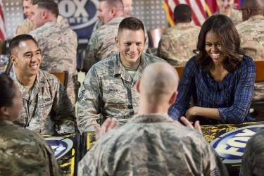 <i>La esposa del expresidente Barack Obama (2009-2017) consideró que las personas en Estados Unidos tienen mucho por crecer sobre la idea de tener una mujer como jefa de Estado. Foto de cortesía</i>