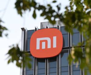 Los envíos de teléfonos inteligentes de Xiaomi se estiman en 175-180 millones de unidades, lo que implica un crecimiento del 4-7 %, mientras que los precios de venta promedio se ven aumentando del 3-5 %. Foto de EFE