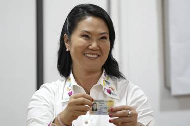 <i>Fotografía de archivo del 7 de junio de 2026 de Keiko Fujimori en Lima (Perú). El escrutinio de la segunda vuelta de las elecciones presidenciales de Perú concluyó este lunes y confirmó el triunfo de Fujimori sobre Roberto Sánchez por una estrecha diferencia de 49.641 votos. EFE/ John Reyes /ARCHIVO</i>