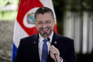 <i>El presidente de Costa Rica, Rodrigo Chaves, habla durante una rueda de prensa este miércoles, en San José (Costa Rica). EFE/ Jeffrey Arguedas</i>