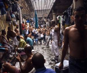 En cuanto a los pandilleros encarcelados, la cifra pasó de 7.555 a 12.983 entre 2009 y 2015, y representan 41,7% del total de la población reclusa adulta del país. (Foto: eldiario.es).