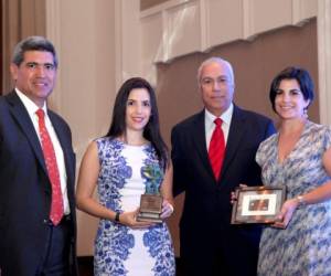 Arturo Condo, Patricia Beatriz Pascual Landa, Roberto Pascual Quinzada y María del Carmen Pascual Landa. (Foto: Cortesía).