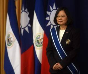 Taiwan's President Tsai Ing-wen takes part in a press conference offered along with her host, Salvadoran President Salvador Sanchez Ceren (out of frame), at the presidential house in San Salvador, on January 13, 2017. Tsai is touring Taiwan's Central American allied countries to strengthen cooperation ties. / AFP PHOTO / Marvin RECINOS