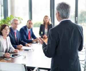 <i>Así que, antes de diseñar estrategias, marcar objetivos o repartir KPIs, la pregunta que todo líder debería hacerse al inicio de cada año es simple, pero incómoda: ¿estoy liderando desde mis valores o desde mis necesidades personales? Foto de alvarez / Getty Images/iStockphoto</i>